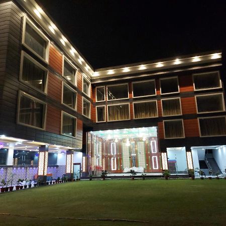 Hotel Ss Grand Lucknow Exterior photo