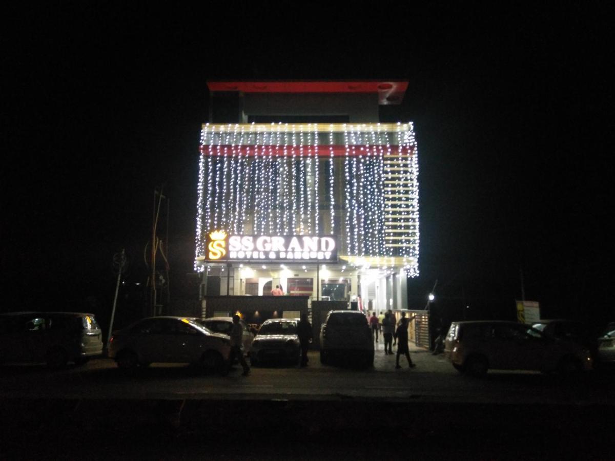 Hotel Ss Grand Lucknow Exterior photo